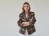 Elegancka marynarka w kratę, idealna do tworzenia stylowych zestawień.